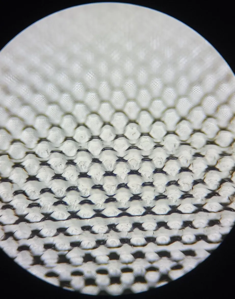 Microscope view of surface-enhanced quartz